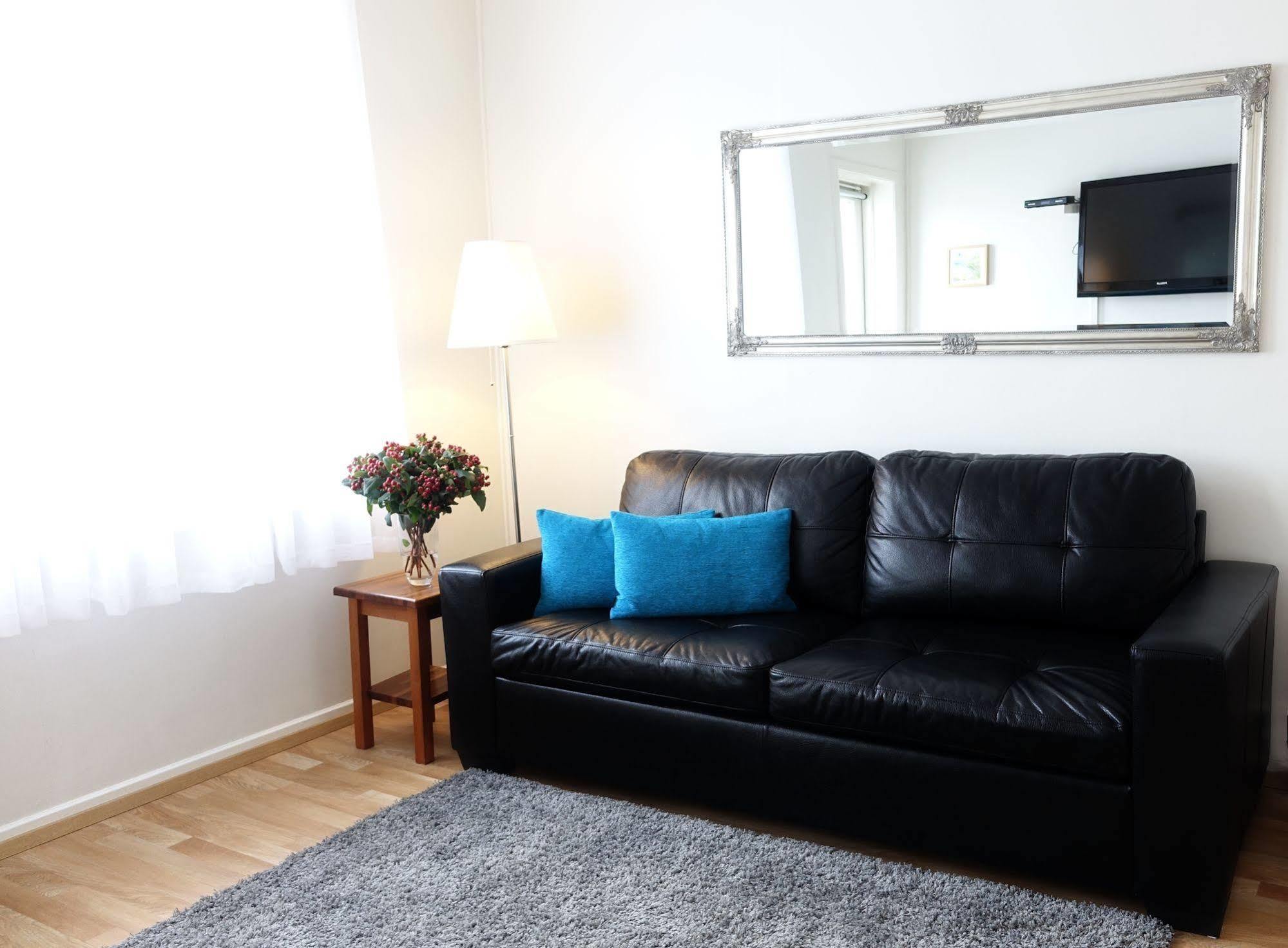 Castle House & Embassy Luxury Apartments Рейкявик Екстериор снимка