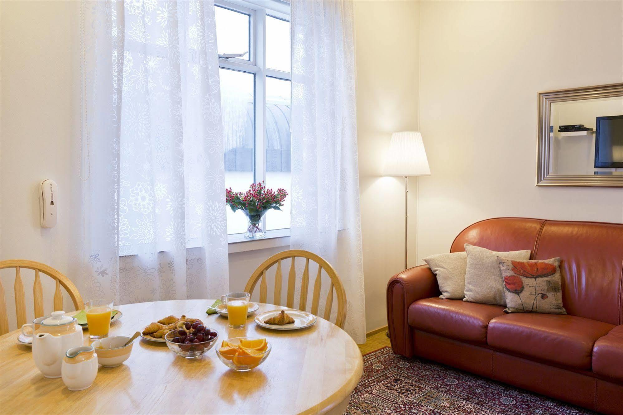 Castle House & Embassy Luxury Apartments Рейкявик Екстериор снимка