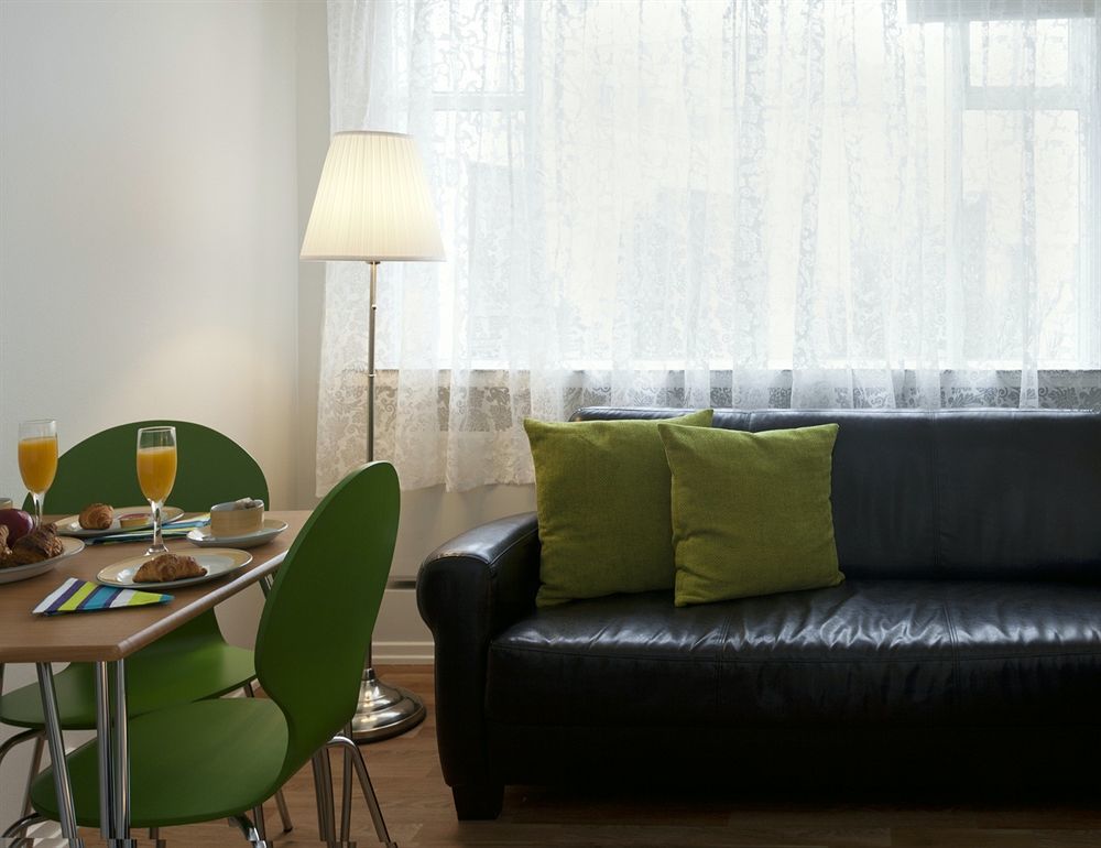 Castle House & Embassy Luxury Apartments Рейкявик Екстериор снимка